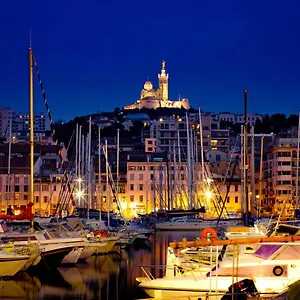 Bateau-hôtel Yacht Idealement Situe Au Coeur Du Vieux-port